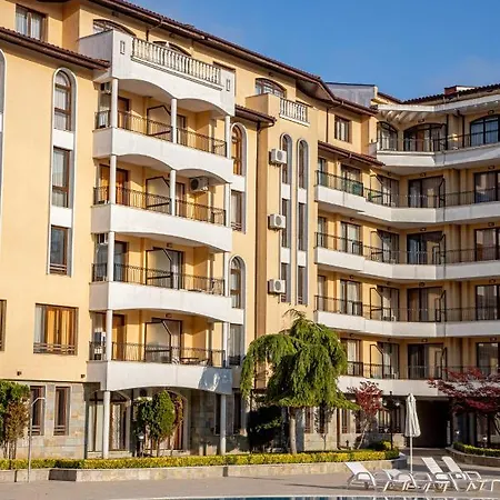 Appartement Sunny In A Complex With A Pool And Gym By Flаt Manаger