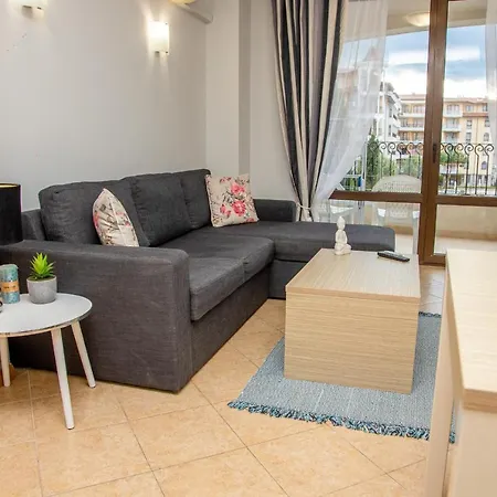 Sunny In A Complex With A Pool And Gym By Flаt Manаger Apartment