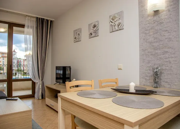 Sunny In A Complex With A Pool And Gym By Flаt Manаger Слънчев бряг